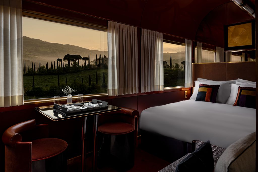 Un train de luxe pour s'immerger au plus près des plus beaux paysages italiens (© Orient Express)