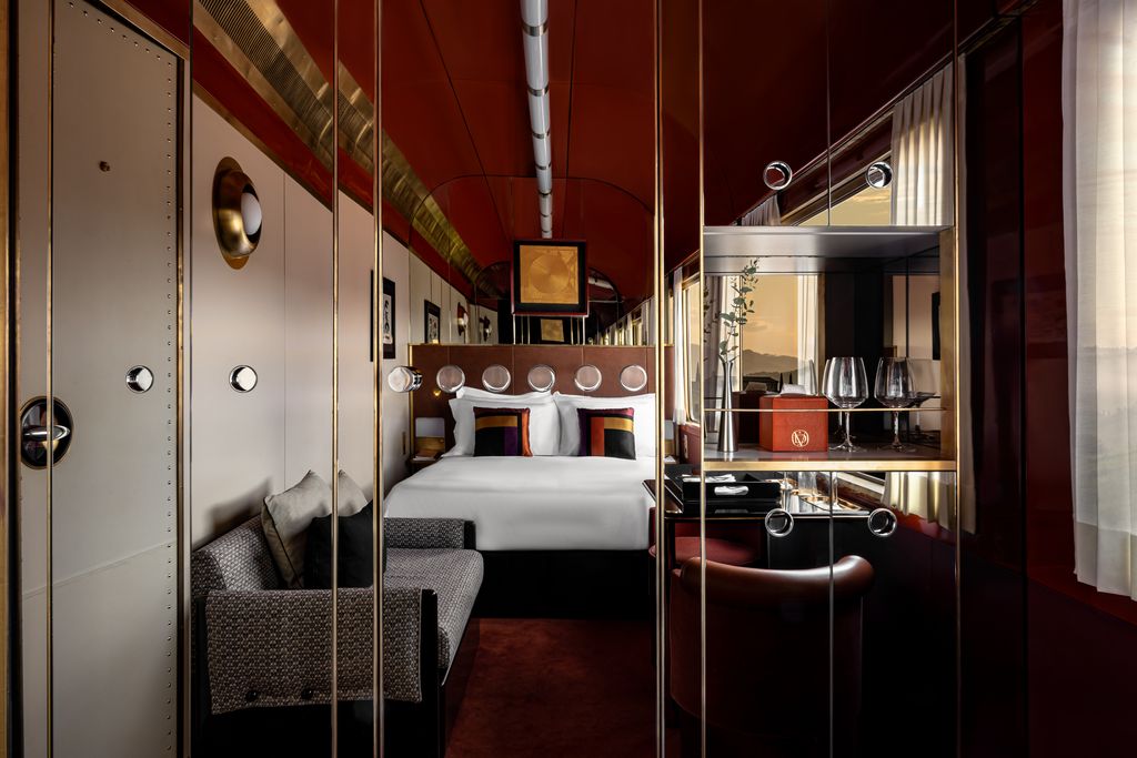 Le raffinement d'une suite à bord de la Dolce Vita Orient Express (© Dolce Vita Orient Express)