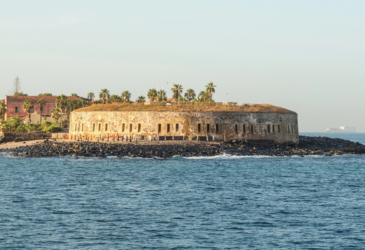 Ile de Gorée : les « Black history tours » avec le Sénégal comme étape incontournable depuis la mise en valeur de l’île de Gorée et l’installation de la Maison des Esclaves - Depositphotos.com uteur derejeb