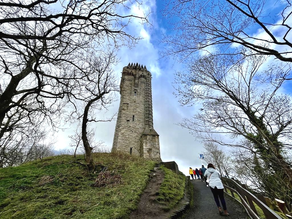 Cette tour de 67 mètres qui perpétue la mémoire du héros écossais William Wallace sur une colline près de Stirling, a été bâtie au XIXe, en pleine résurgence du sentiment patriotique écossais (©PB)