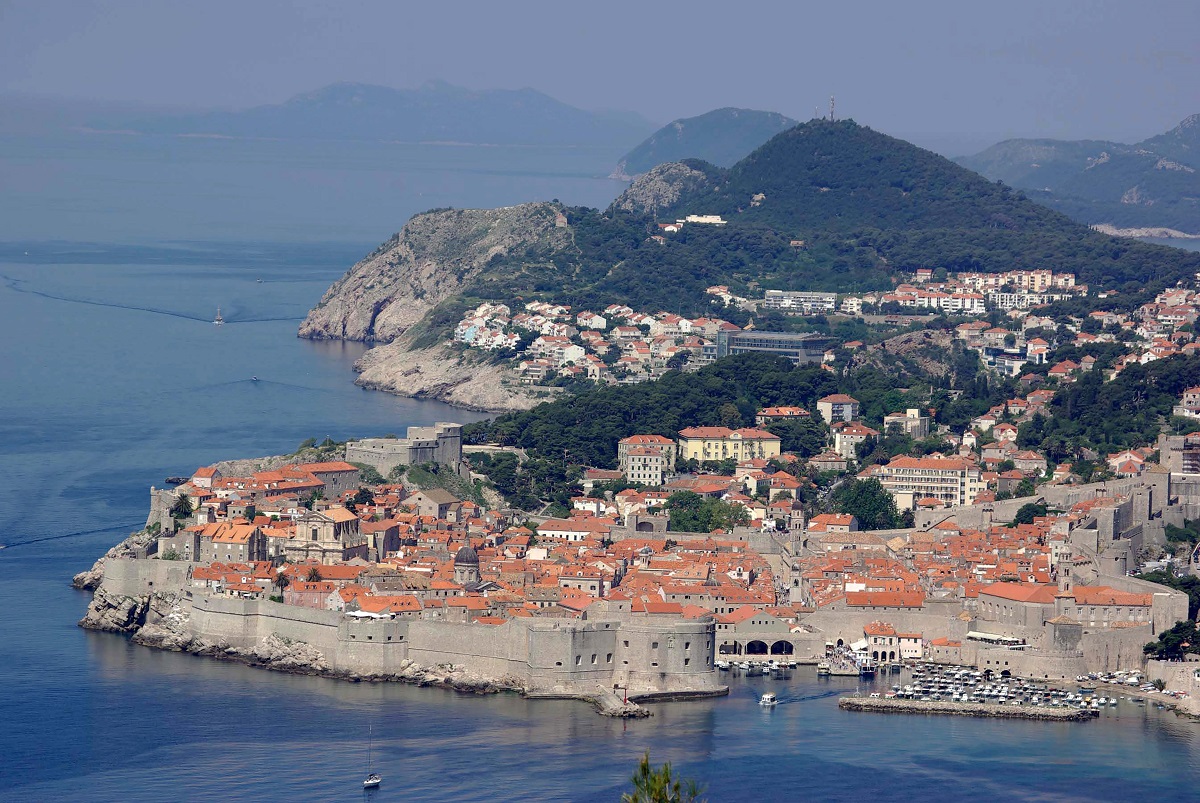 Dubrovnik, joyau de l’Adriatique, est peut-être la cité fortifiée la plus fréquentée au monde - Photo J.-F.R.