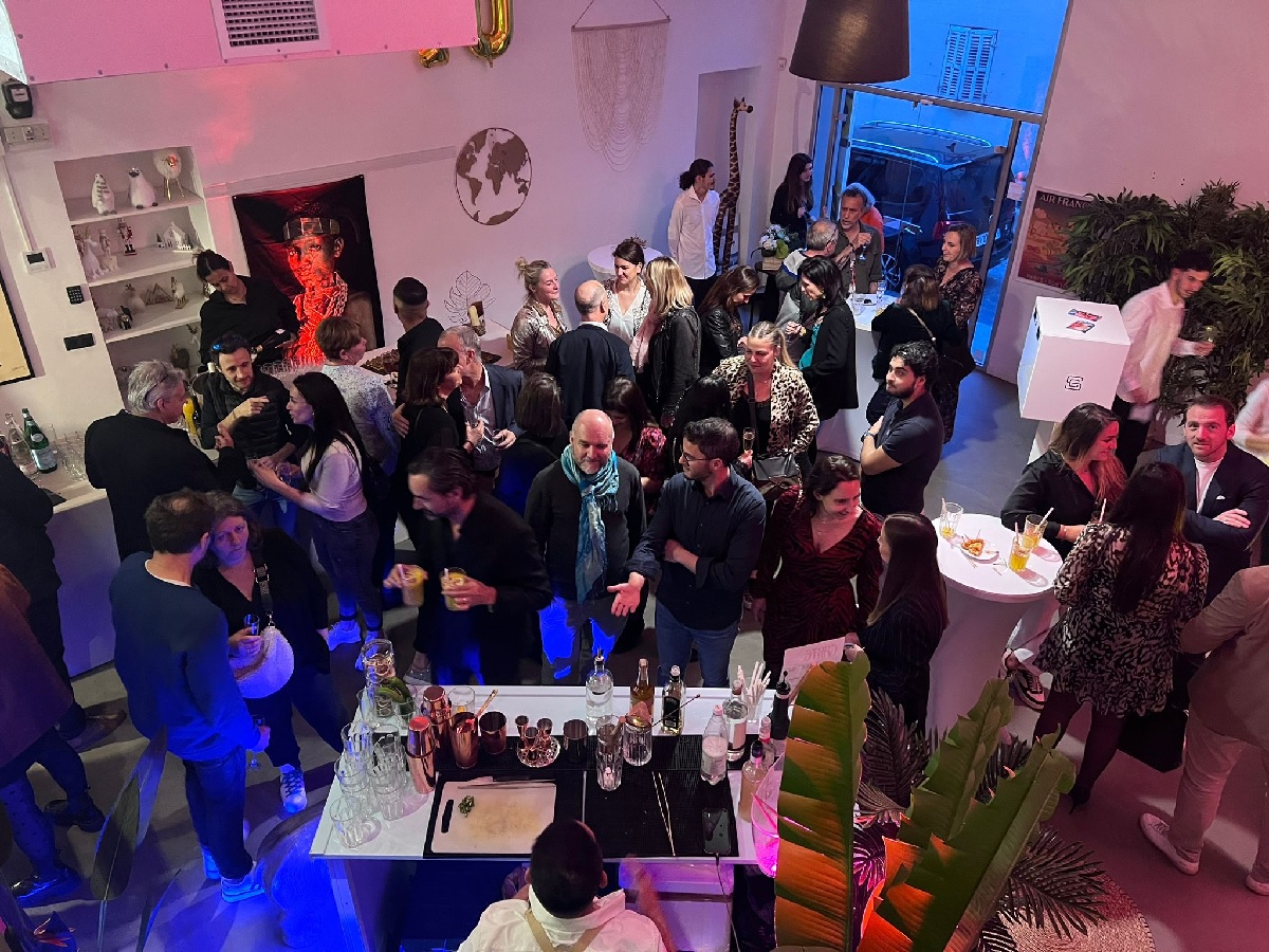 La soirée d'anniversaire de Voyages Couture a rassemblé clients, partenaires, familles et collaborateurs - Photo Voyages Couture La soirée d'anniversaire de Voyages Couture a rassemblé clients, partenaires, familles et collaborateurs - Photo Voyages Couture