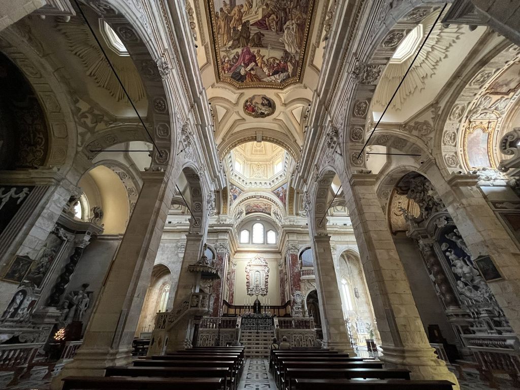 Un décor très baroque à l'intéeieur de la cathédrale (©PB)