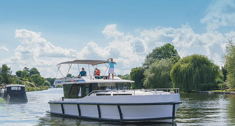 Le Boat estime contribuer à faire connaître un art de vivre aux antipodes du tourisme de masse. @Le Boat