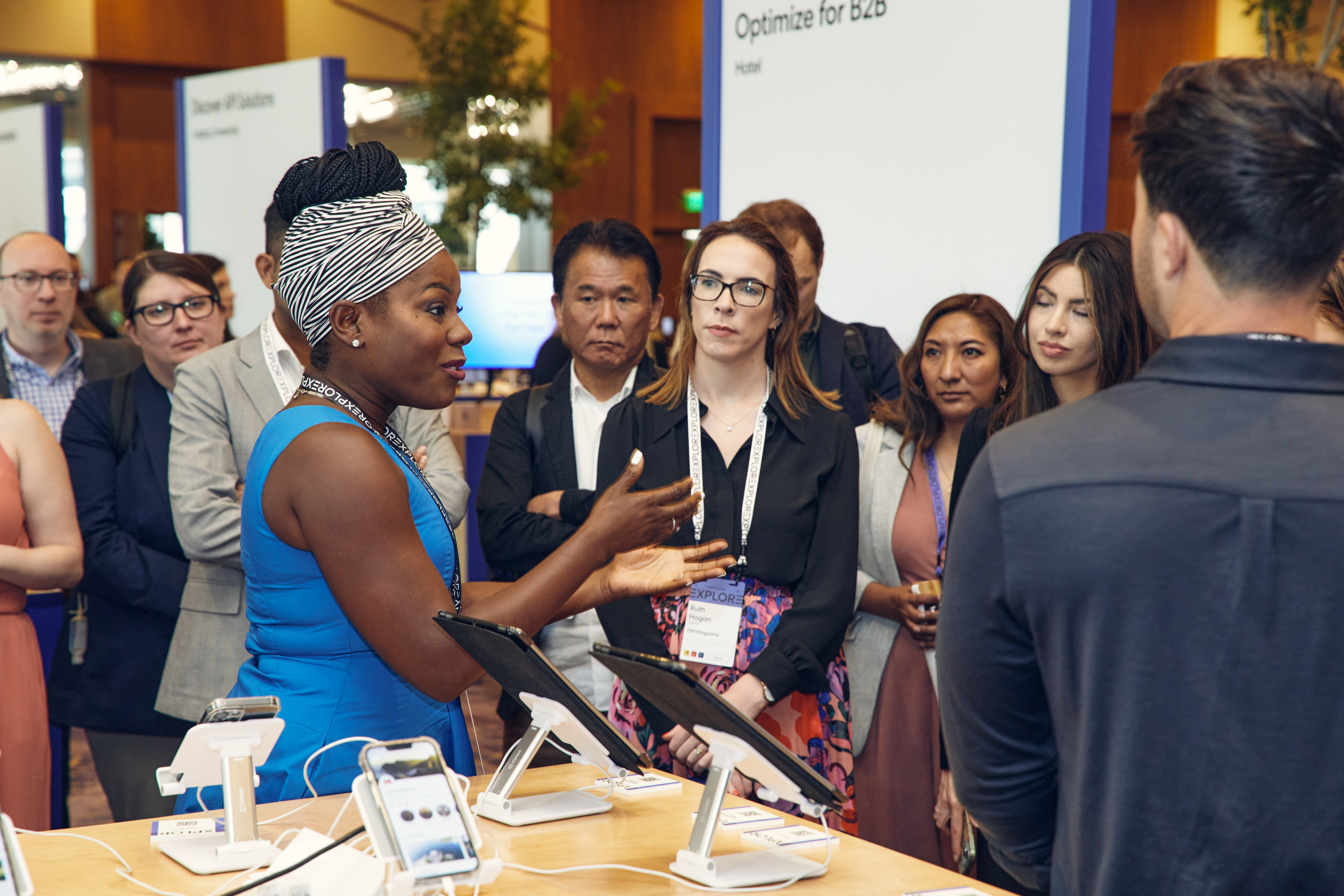 Sur les stands du "tech-lounge", démonstrations des nouvelles fonctionnalités technologiques © Expedia