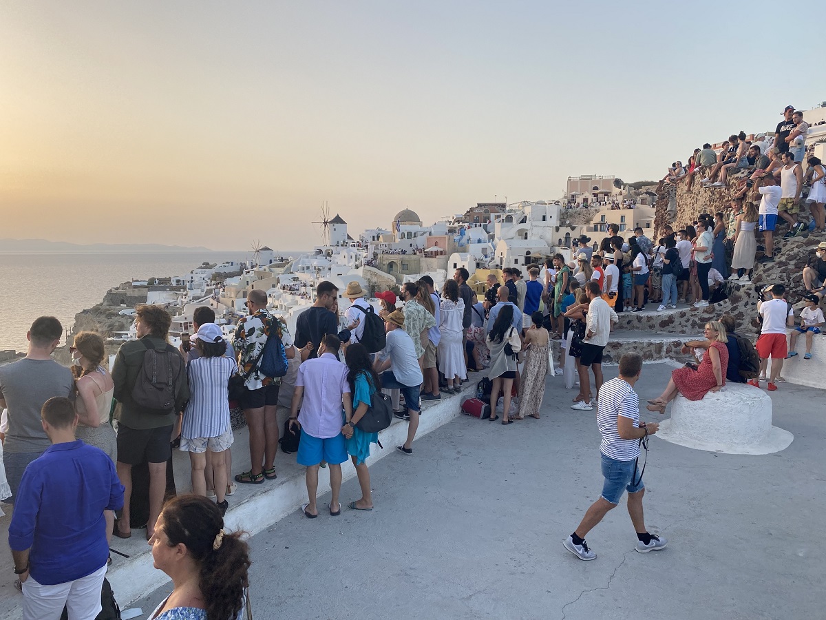 Malgré la tentation de réduire les arrivées touristiques et de remplacer la quantité par la qualité, la grande majorité des destinations misent sur l’envolée de leur fréquentation - Depositphotos.com, lifeonwhite