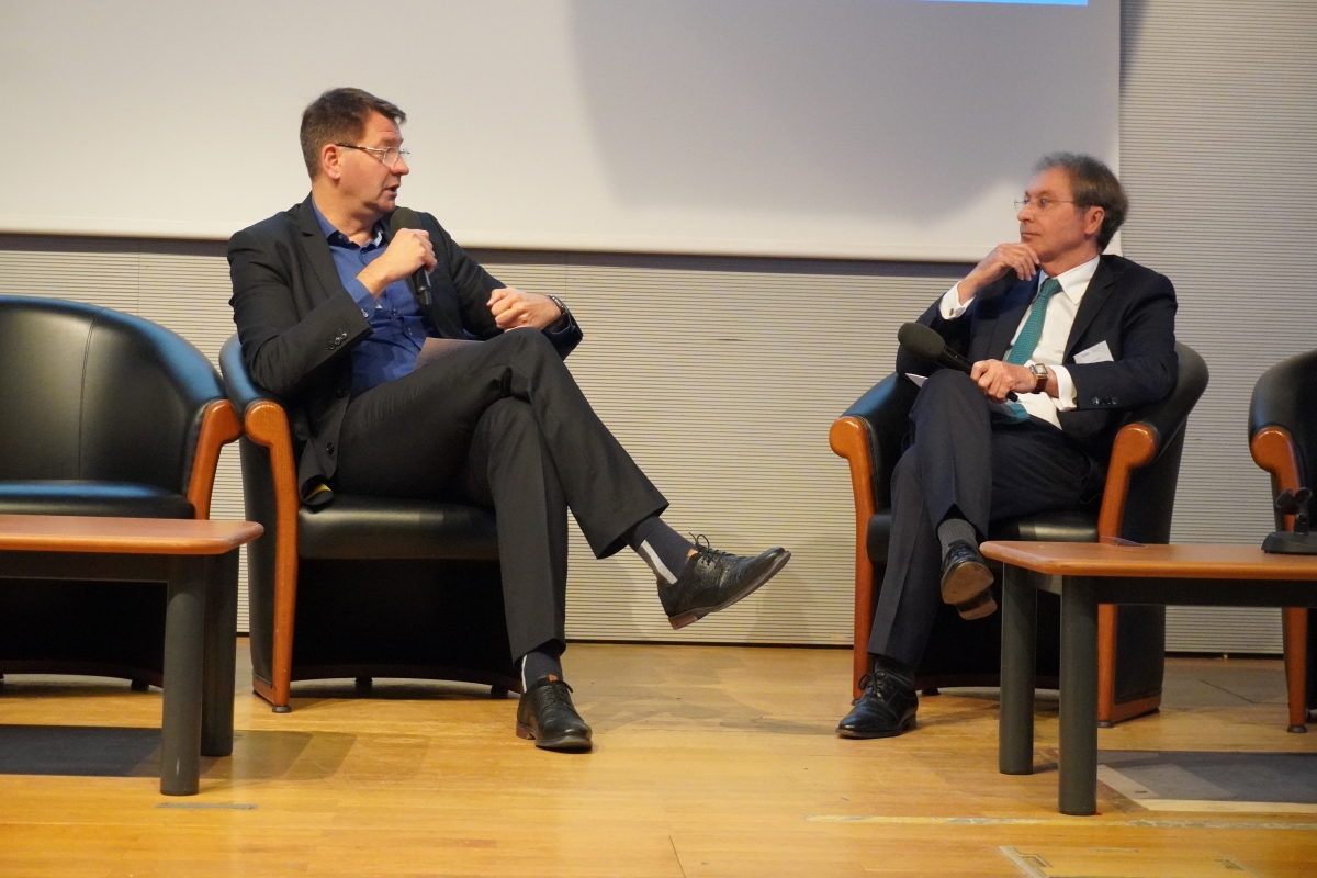Patrice Vergriete, Ministre délégué en charge des Transports avec Pascal de Izaguirre, Président de la FNAM. Photo : C.H Patrice Vergriete, Ministre délégué en charge des Transports avec Pascal de Izaguirre, Président de la FNAM. Photo : C.H