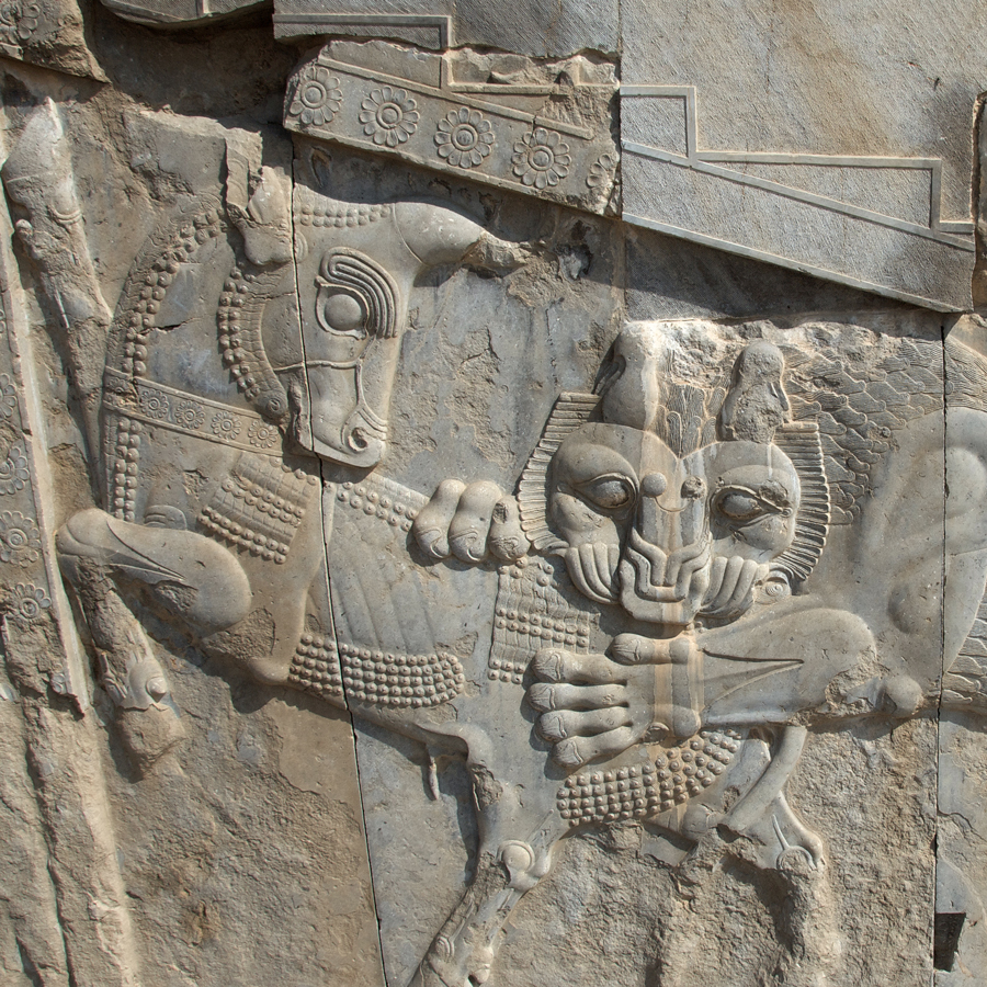Persépolis. Détail. Construite vers 520 av. J.-C. sous le règne de Darius 1er la cité symbolise la grandeur et la suprématie des souverains achéménides - Photo OT d'Iran