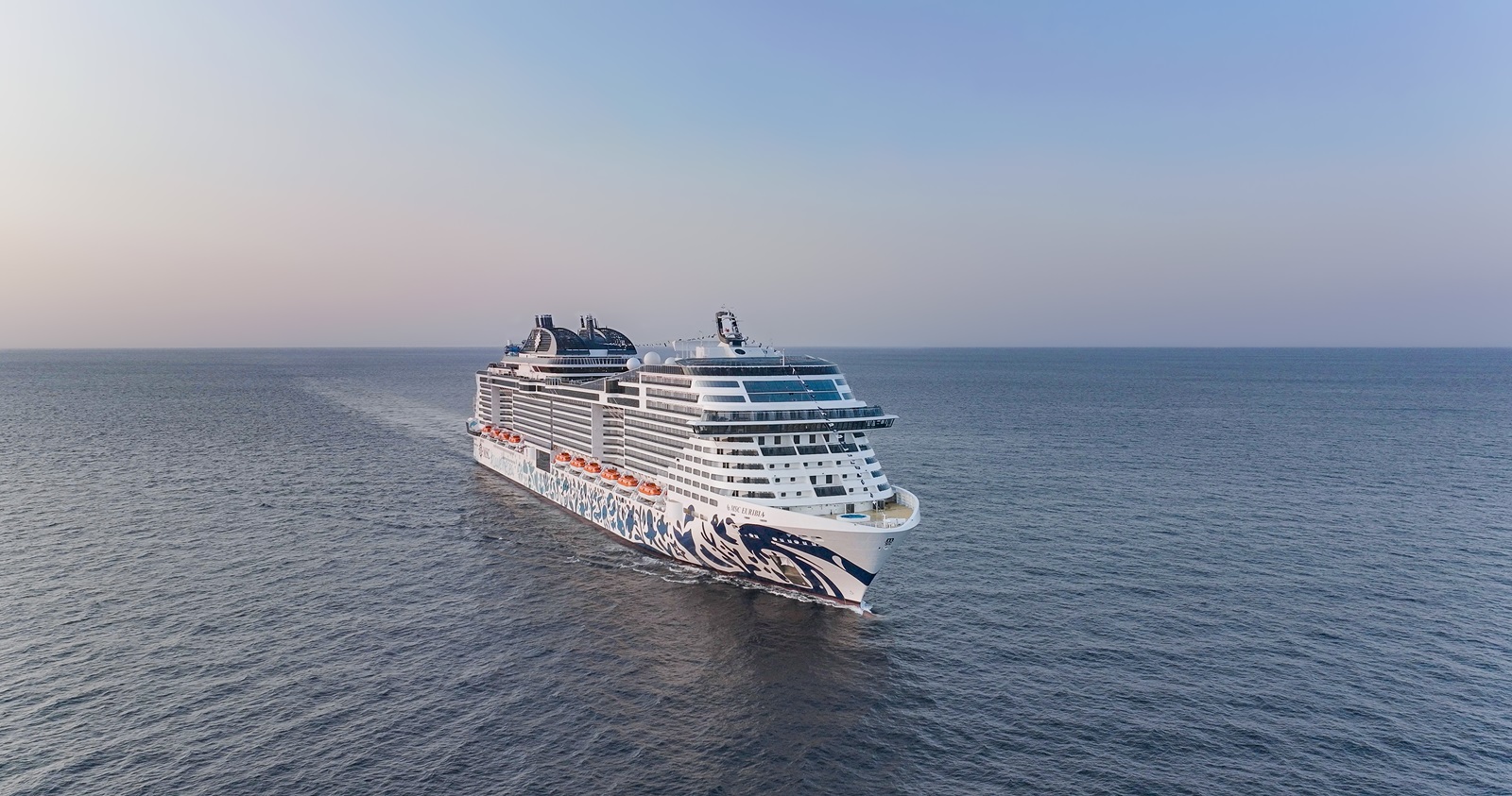 La première croisière au monde à zéro émission nette de gaz à effet de serre (GES) a été réalisée par le MSC Euribia en juin dernier. @MSC
