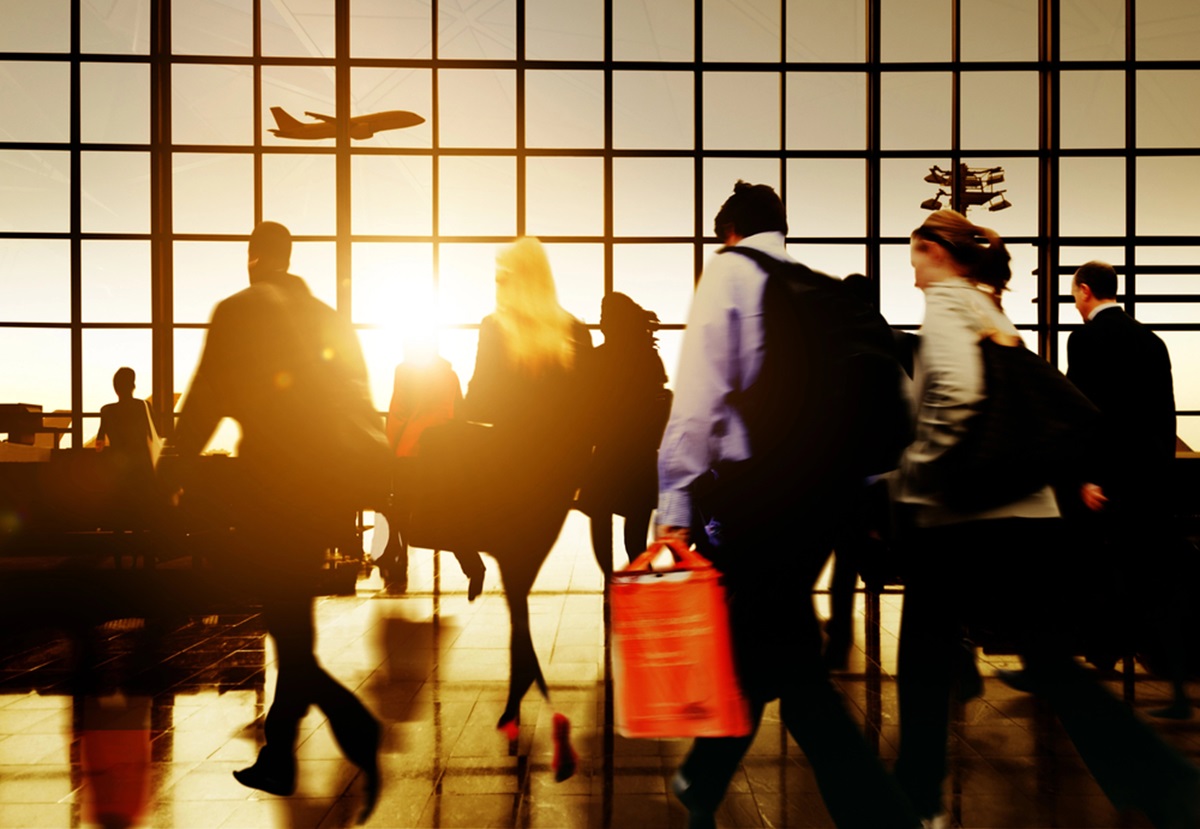 Selon une étude SAP Concur, si le "Bleisure" séduit de plus en plus les voyageurs d'affaires, les entreprises freinent la tendance.  @Depositphotos/rawpixel