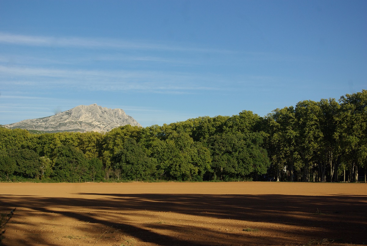 L’éclat patrimonial d’Aix-en-Provence a infusé dans sa campagne, à l'image de sites emblématiques comme la montagne Sainte-Victoire - Photo : J.-F.R.