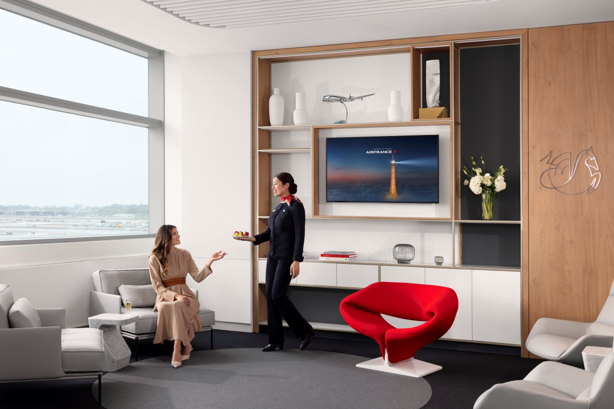 Un nouveau salon Air France à Los Angeles. les clients voyageant en cabine La Première disposent désormais d’un lieu confidentiel et intime leur étant dédié.Crédit : Air France. Un nouveau salon Air France à Los Angeles. les clients voyageant en cabine La Première disposent désormais d’un lieu confidentiel et intime leur étant dédié.Crédit : Air France.