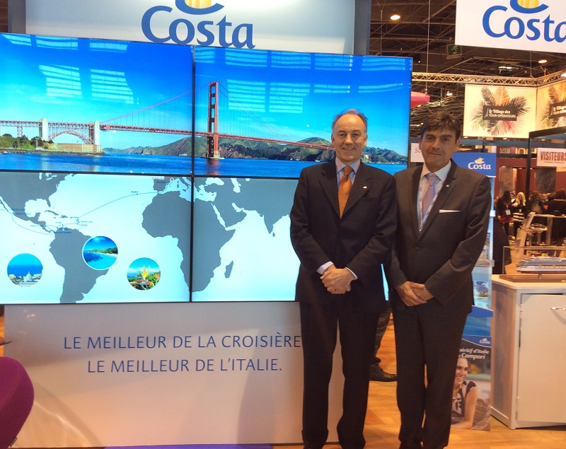 Nobert Stiekema, vice-pdt Exécutif Ventes et marketing, et Georges Azouze, PDG de Costa Croisières France sur le stand de la compagnie à l'IFTM Top Resa - Photo Costa