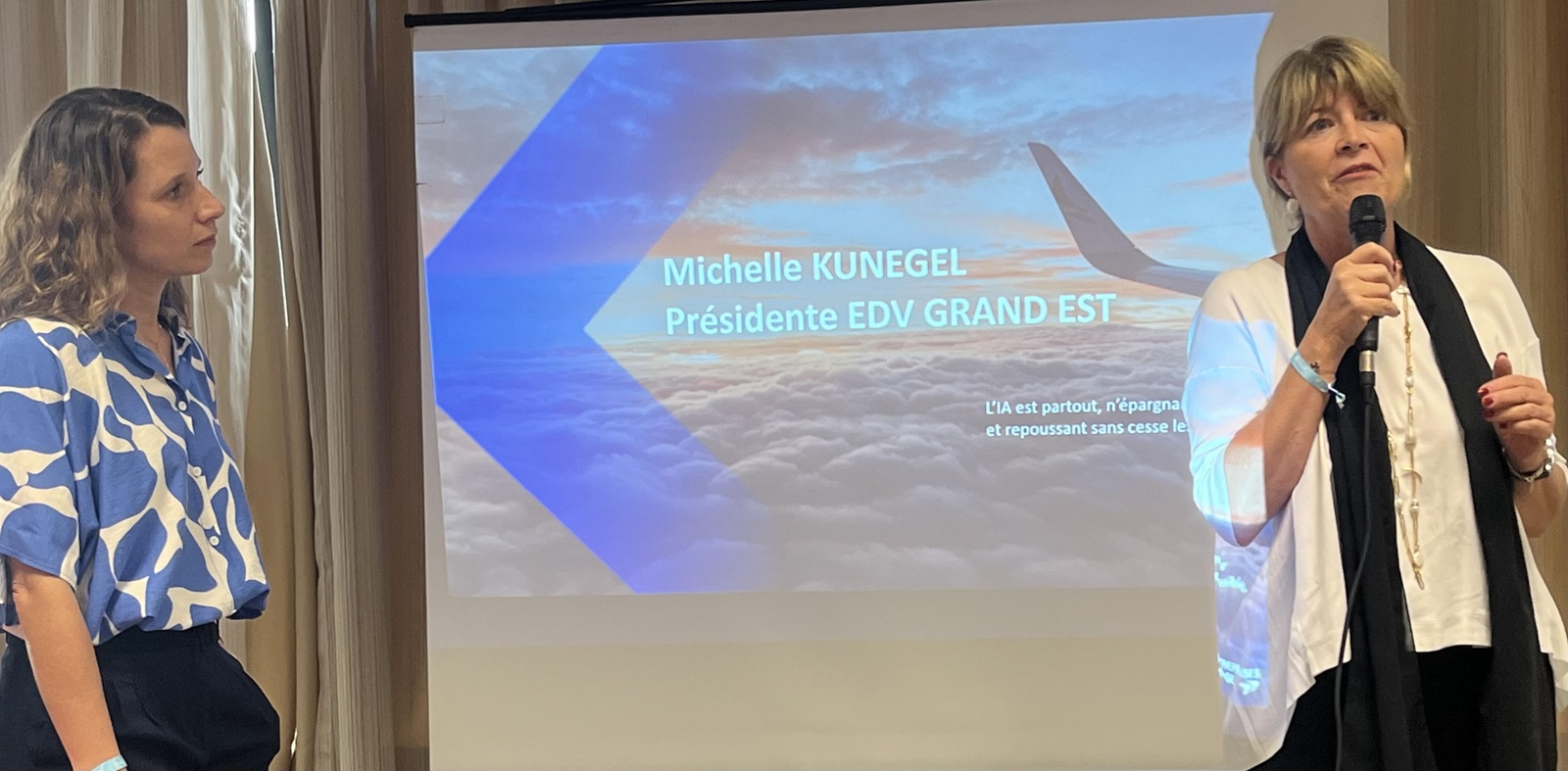 La consultante Marie Allantaz (à gauche) s'est efforcée de faire comprendre à l'assistance que l'on ne pouvait pas ignorer l'intelligence artificielle. @LG La consultante Marie Allantaz (à gauche) s'est efforcée de faire comprendre à l'assistance que l'on ne pouvait pas ignorer l'intelligence artificielle. @LG