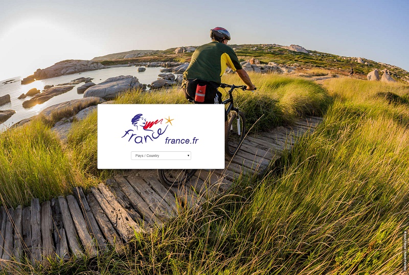 France.fr diffuse son contenu en 17 langues, dont le chinois bien entendu et devrait, à terme, faire l'objet d'un appel d'offres (géré par Atout France), afin d'intégrer et d'enrichir l'offre présentée jusqu'à présent par le site "Rendez-vous en France" - DR Capture d'écran France.fr diffuse son contenu en 17 langues, dont le chinois bien entendu et devrait, à terme, faire l'objet d'un appel d'offres (géré par Atout France), afin d'intégrer et d'enrichir l'offre présentée jusqu'à présent par le site "Rendez-vous en France" - DR Capture d'écran