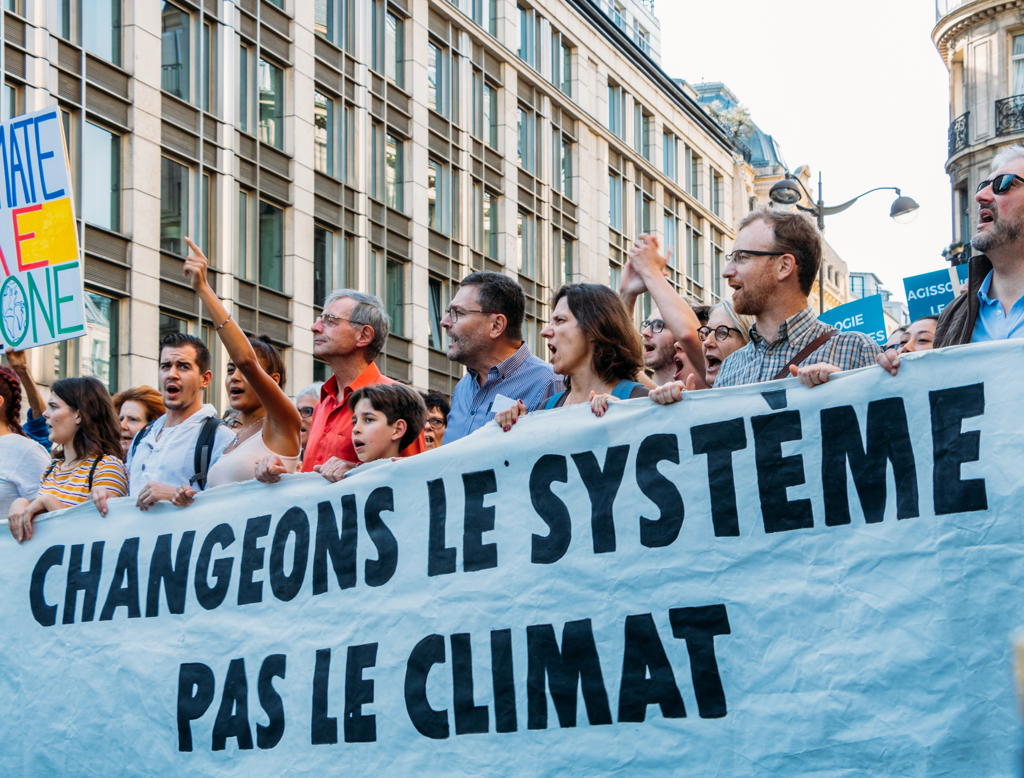 Les moyens financiers accordés à la lutte contre le changement climatique seront dérisoires : 300 milliards de dollars soit à peine 50 milliards de plus que la somme initiale prévue /crédit DepositPhoto Les moyens financiers accordés à la lutte contre le changement climatique seront dérisoires : 300 milliards de dollars soit à peine 50 milliards de plus que la somme initiale prévue /crédit DepositPhoto