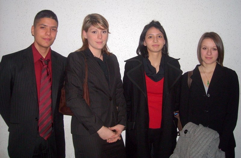 Les semi finalistes : Amir, Fleur (lauréate), Sylvia et Marion (cliquer pour agrandir)