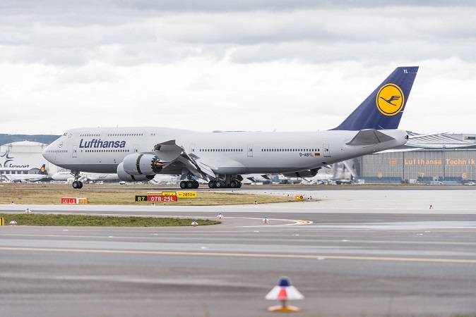 Lufthansa doit annuler 933 vols jeudi 12 et 941 autres vendredi 13 novembre 2013 en raison de la grève de ses stewards et hôtesses de l'air - Photo : juergenmai.com