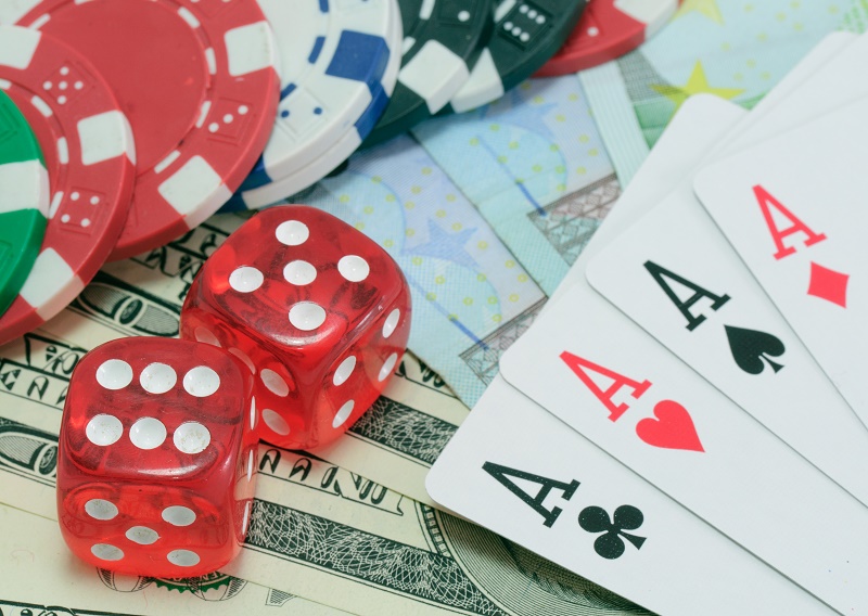Jeu de Poker menteur pour les candidats à la reprise de FRAM, les salariés du voyagiste doivent singulièrement s'arracher les tifs... © sanmartial - Fotolia.com Jeu de Poker menteur pour les candidats à la reprise de FRAM, les salariés du voyagiste doivent singulièrement s'arracher les tifs... © sanmartial - Fotolia.com