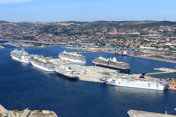 Les bassins qui accueillent les bateaux de croisières à Marseille seront systématiquement inspectés pendant l'état d'urgence - Photo : CMOIRENC_CCMP