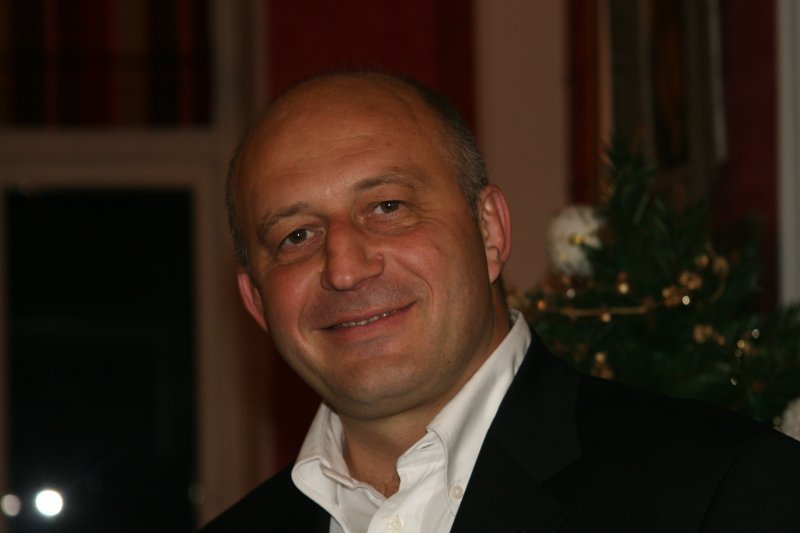 Thierry Cassagnaud et son épouse, ont immédiatement compris l'importance d'Internet dans la promotion des voyages. Thierry Cassagnaud et son épouse, ont immédiatement compris l'importance d'Internet dans la promotion des voyages.