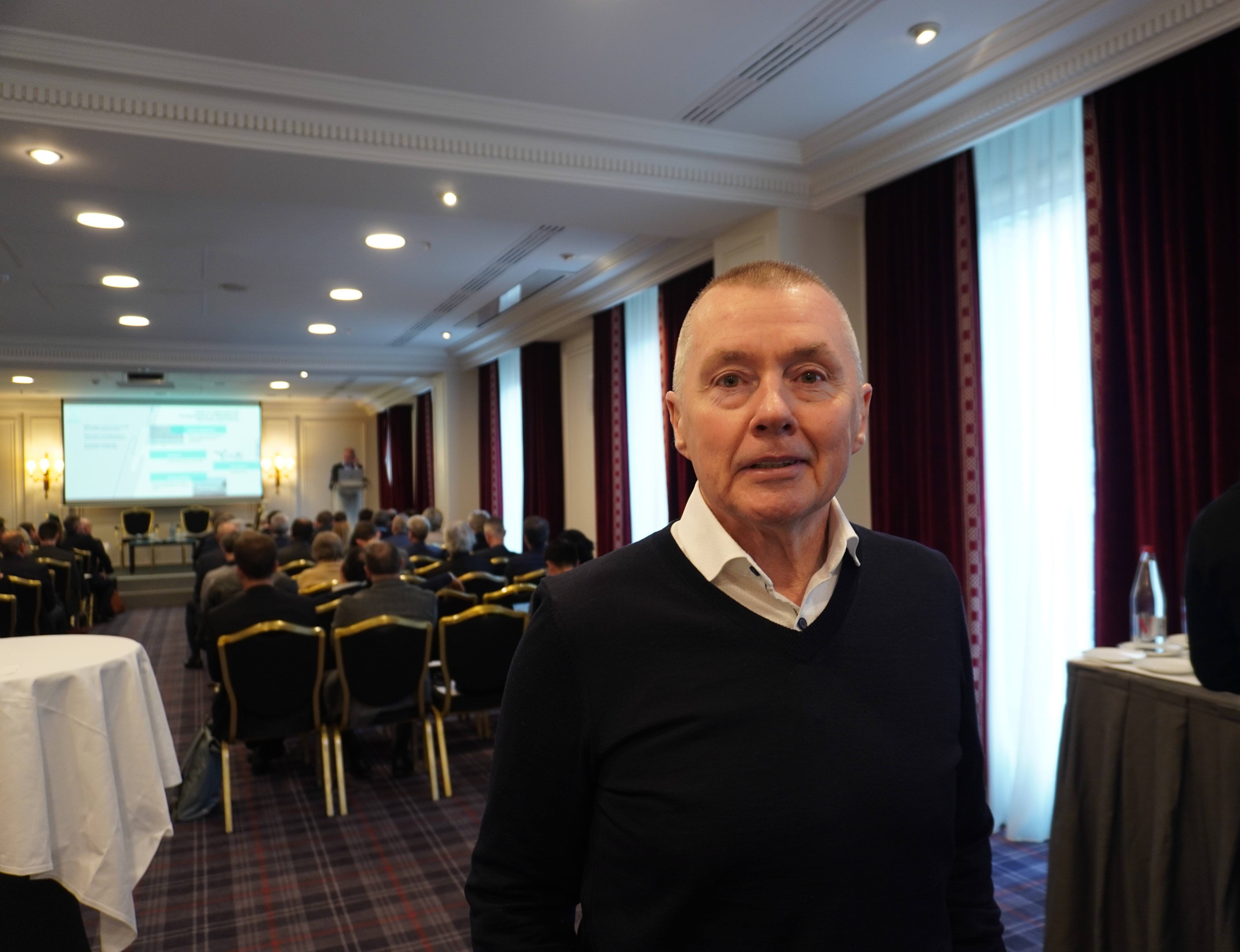 Invité à l'assemblée générale du BAR France, mardi 21 janvier, Willie Walsh prend la pause pour TourMaG - Photo : C.Hardin