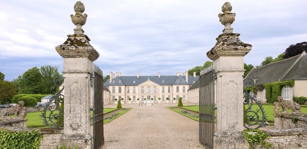 Cour d'honneur du Château d'Audrieu Cour d'honneur du Château d'Audrieu