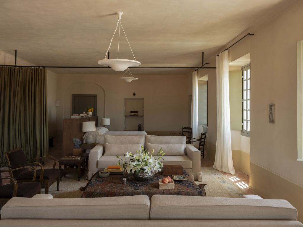 Un décor et des meubles qui respirent la sobriété (© Giulio Ghiardi/ Hôtel du Couvent) Un décor et des meubles qui respirent la sobriété (© Giulio Ghiardi/ Hôtel du Couvent)