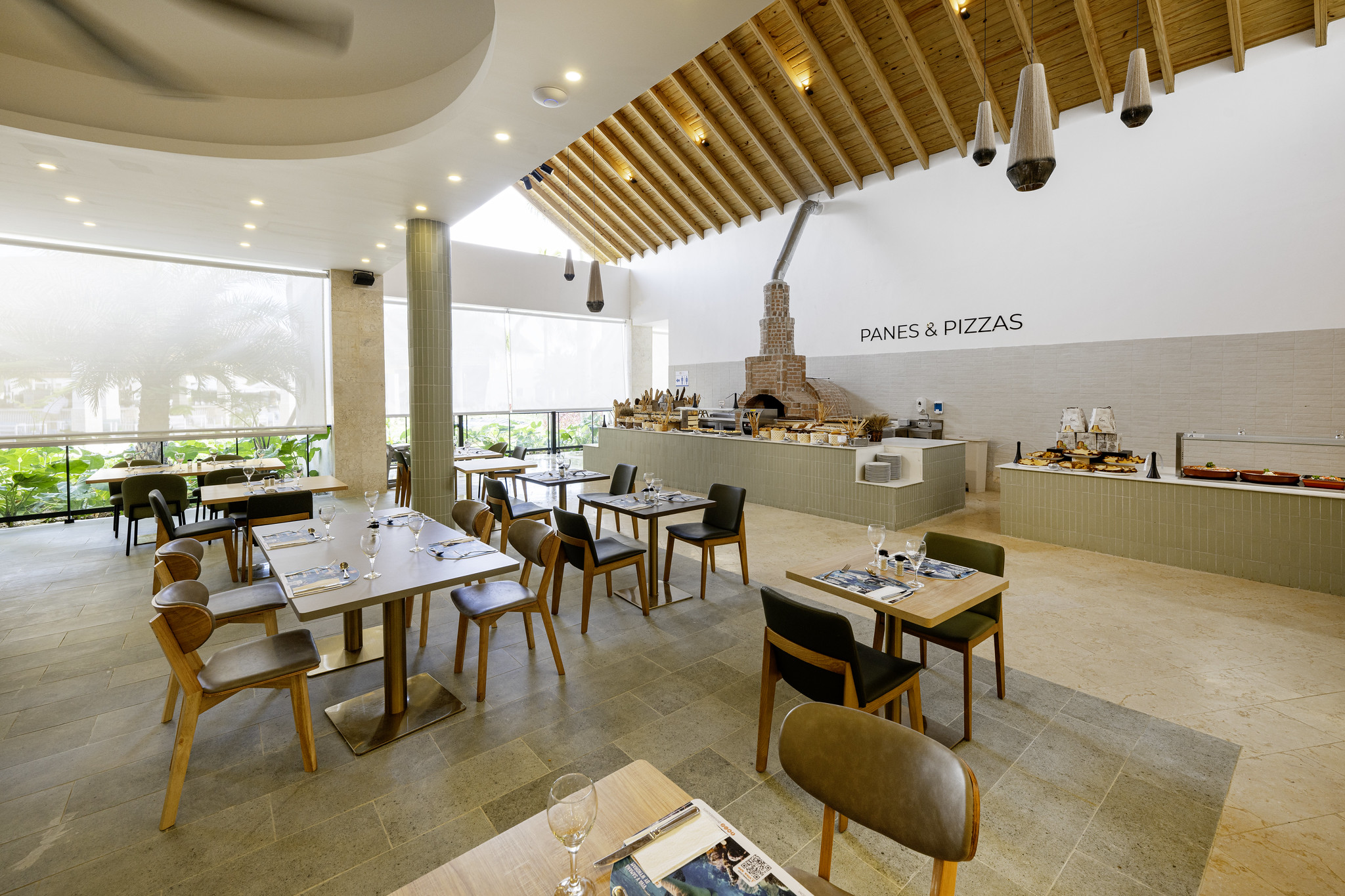 L'hôtel propose plusieurs restaurants à la carte et le restaurant-buffet El Lago - Photo : TUI France L'hôtel propose plusieurs restaurants à la carte et le restaurant-buffet El Lago - Photo : TUI France