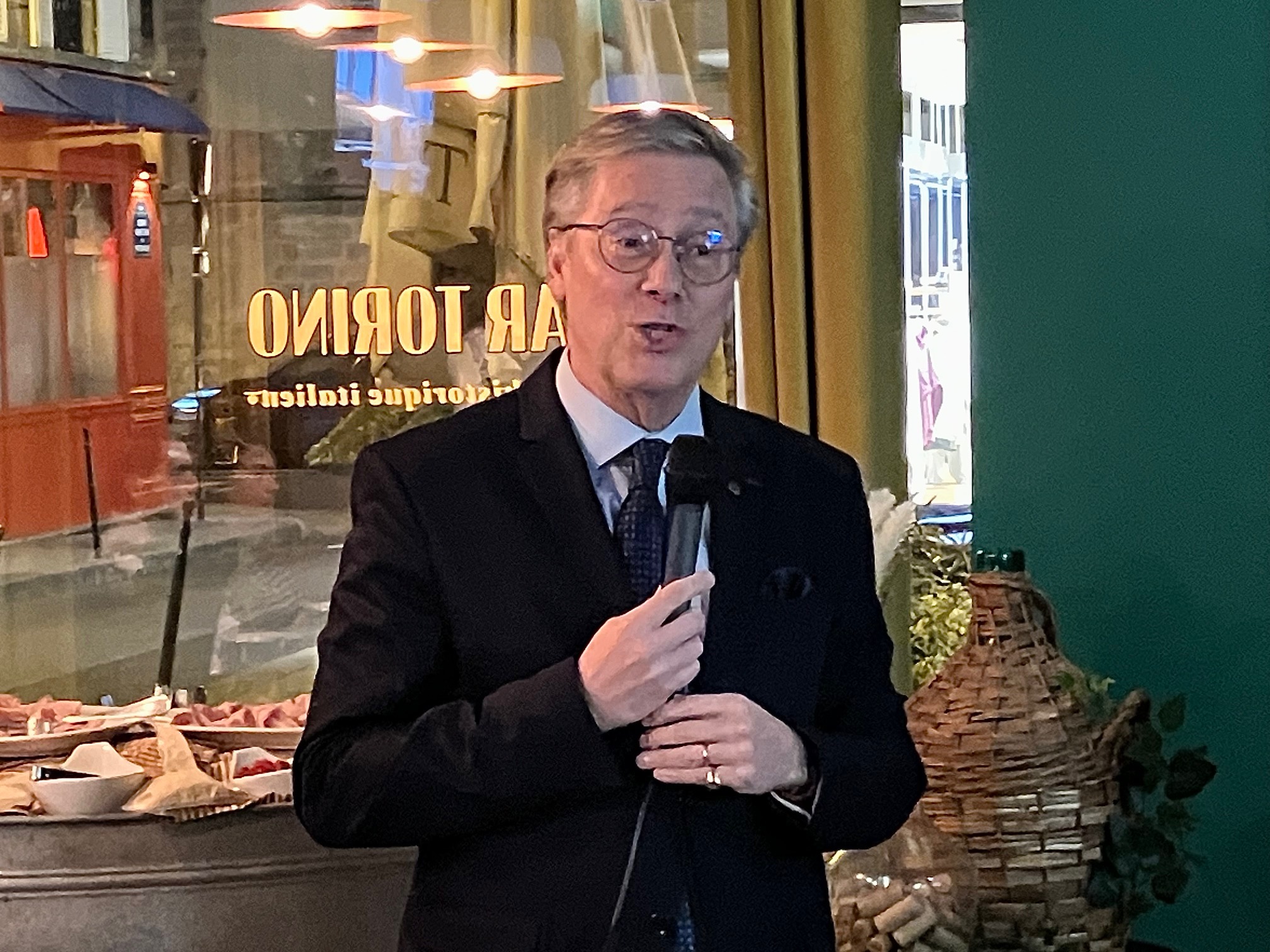 Patrick Pourbaix, DG France, a accueilli plusieurs dizaines d'invités pour la présentation du nouveau paquebot World America. (c).T.Beaurepère Patrick Pourbaix, DG France, a accueilli plusieurs dizaines d'invités pour la présentation du nouveau paquebot World America. (c).T.Beaurepère