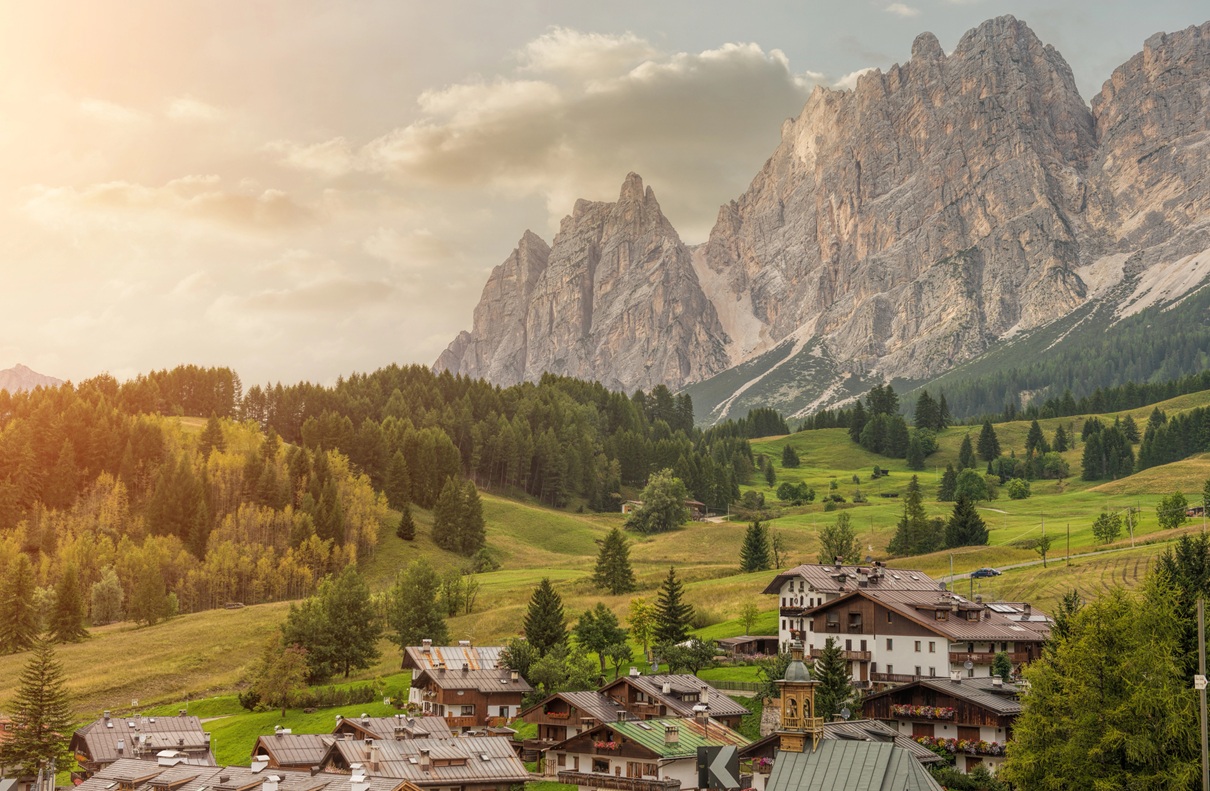 Accor dévoile un hôtel Emblems dans les Alpes italiennes - Photo : Depositphotos.com @Geribody