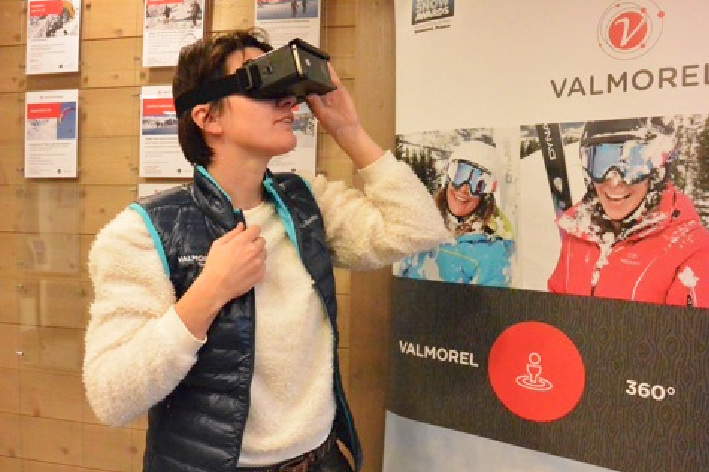 Des lunettes de réalité virtuelle- (c) Valmorel