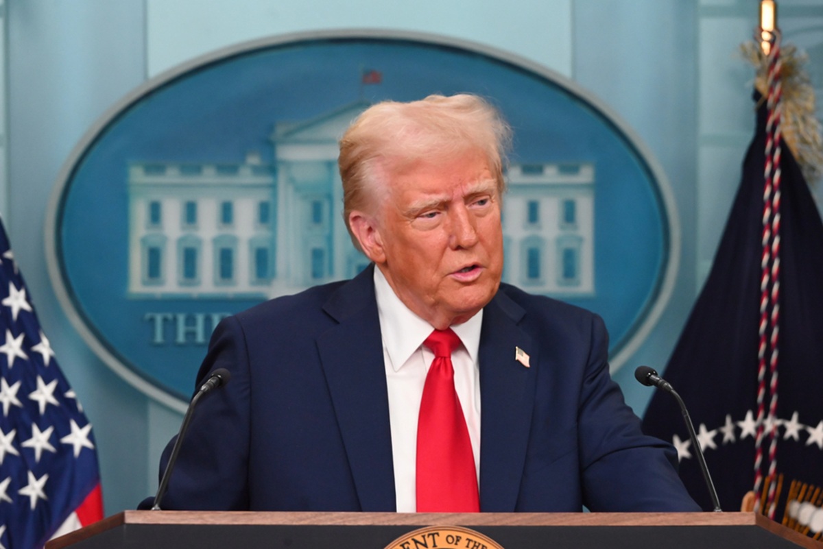 Donald Trump a annoncé, le 2 avril 2025, un tarif plancher de 10% sur toutes les importations aux Etats-Unis, ainsi que des surtaxes ciblées pour les pays jugés particulièrement hostiles en matière commerciale. @depositphotos/thenews2.com