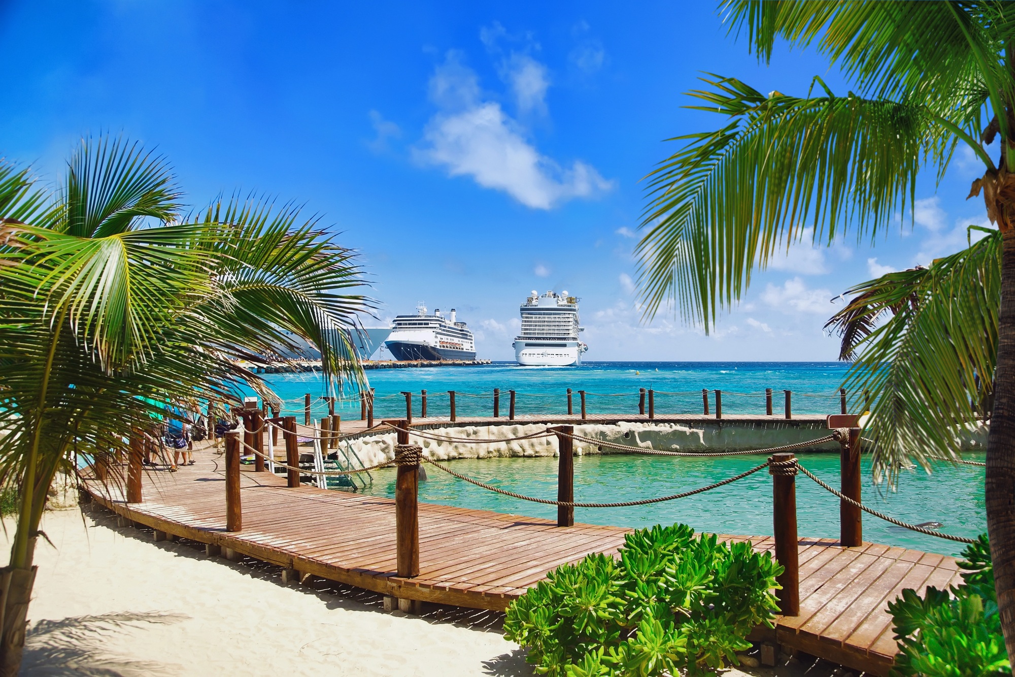 En 2027, les passagers "Tour du Monde" pourront profiter d'une escale à Half Moon Cay, l'île privée de Carnival, maison-mère de Costa, aux Bahamas - DepositPhotos.com, ml12nan