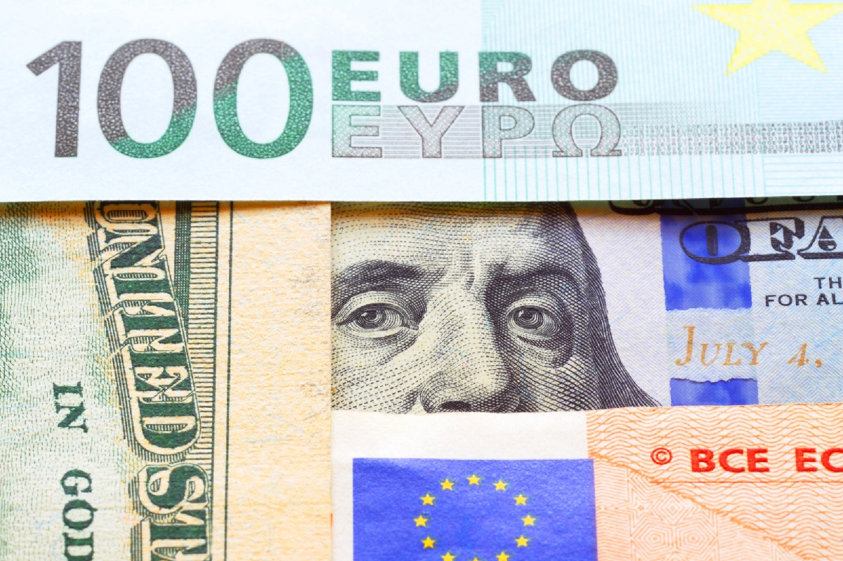 L’euro bondit face au dollar : vers un changement de régime monétaire ? - Depositphotos.com Auteur hramovnick