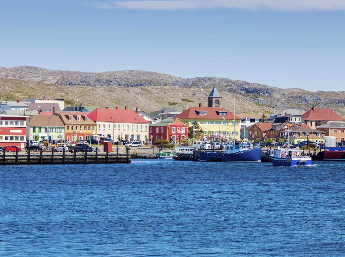 Tourisme à Saint-Pierre-et-Miquelon : Saint-Pierre-et-Miquelon a connu un buzz mondial qui propulse le tourisme local - Depositphotos @benkrut