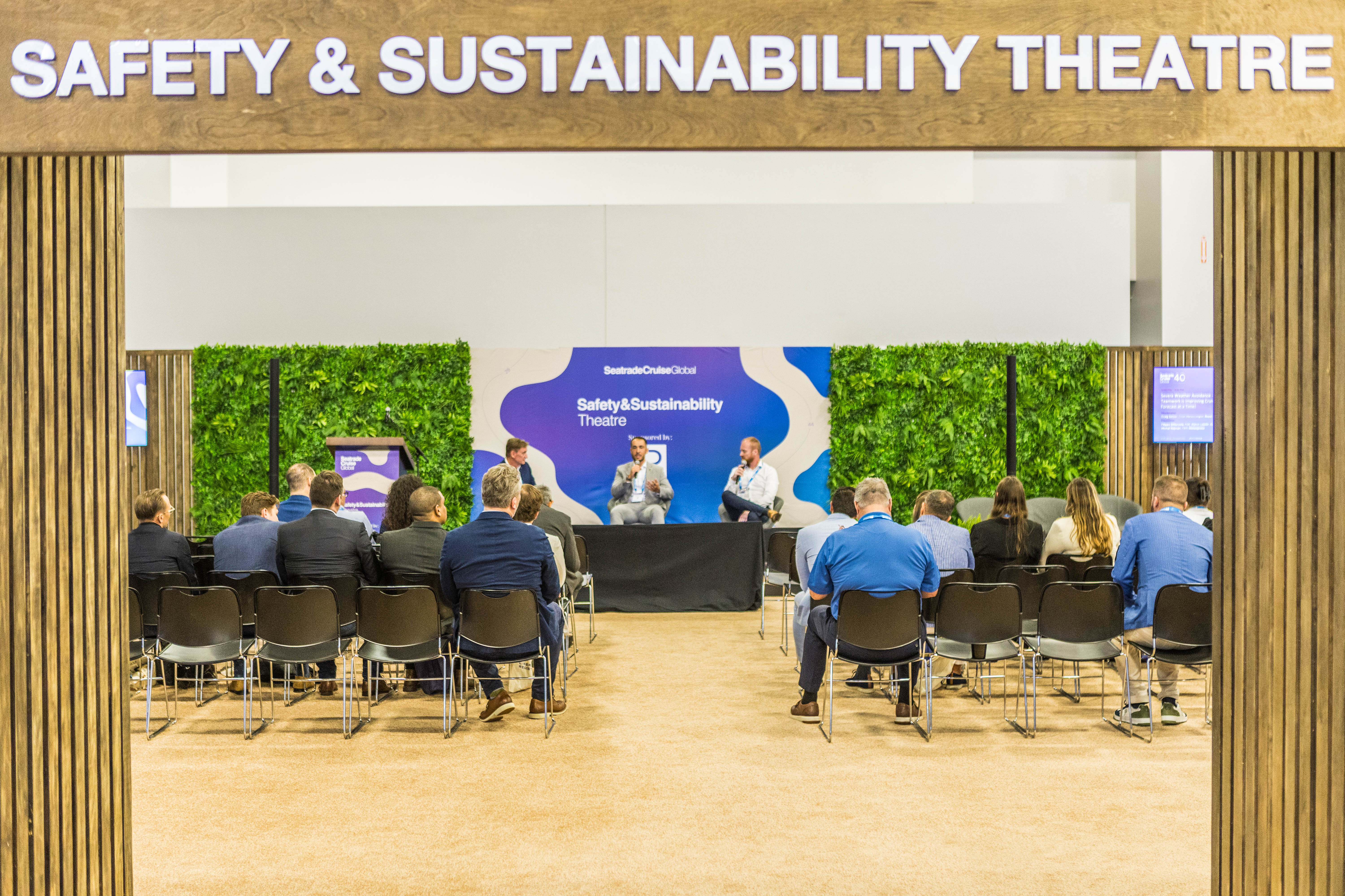 Au Seatrade Cruise Global 2025, lors des conférences, l'accent a été mis sur les stratégies de décarbonation et l’essor des carburants alternatifs - Photo : Seatrade Cruise Global