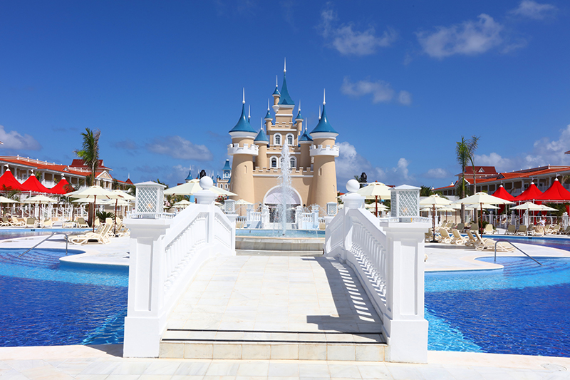 Le Bahia Principe Fantasia Punta Cana est un véritable paradis pour les enfants, avec toutes sortes de divertissements : Mini Club, spectacles en soirée ou encore une décoration féerique © Bahia Principe Hotels & Resorts