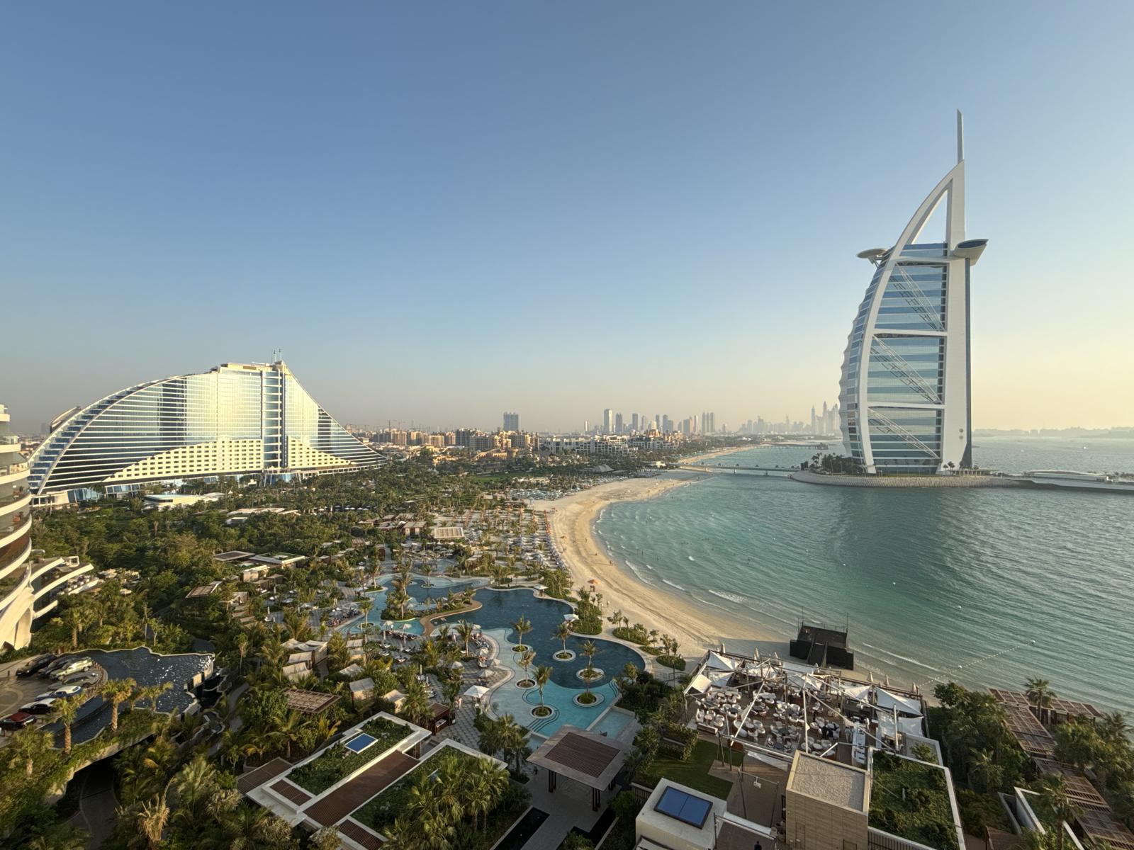Quelles ambitions touristiques pour Dubaï ? - Vue sur les hôtels et resorts Jumeirah Dubaï - Photo ©MF