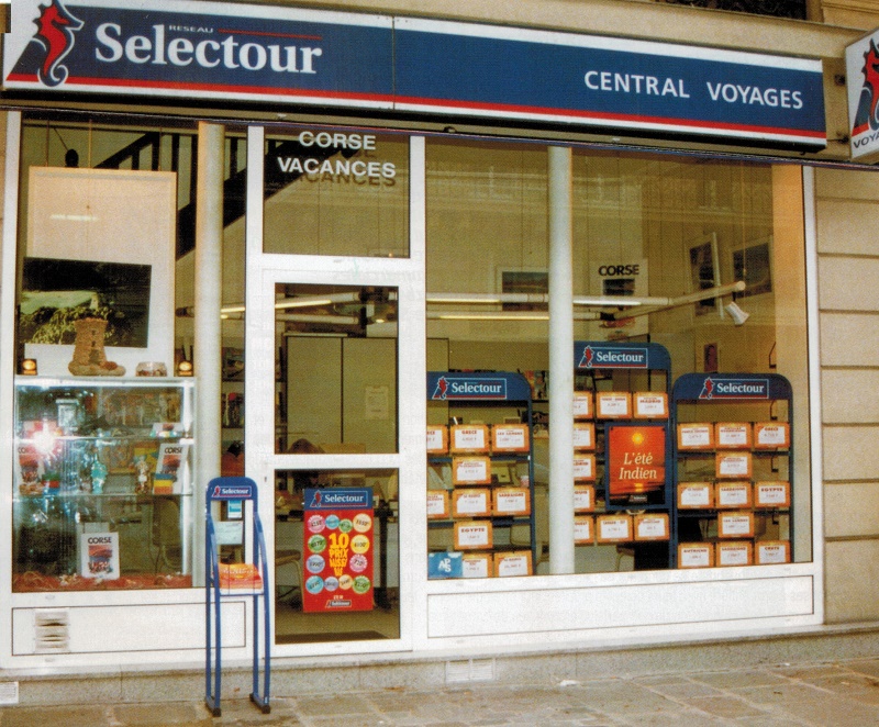 En 1995, Selectour compte près de 400 points de ventes - DR : Selectour En 1995, Selectour compte près de 400 points de ventes - DR : Selectour
