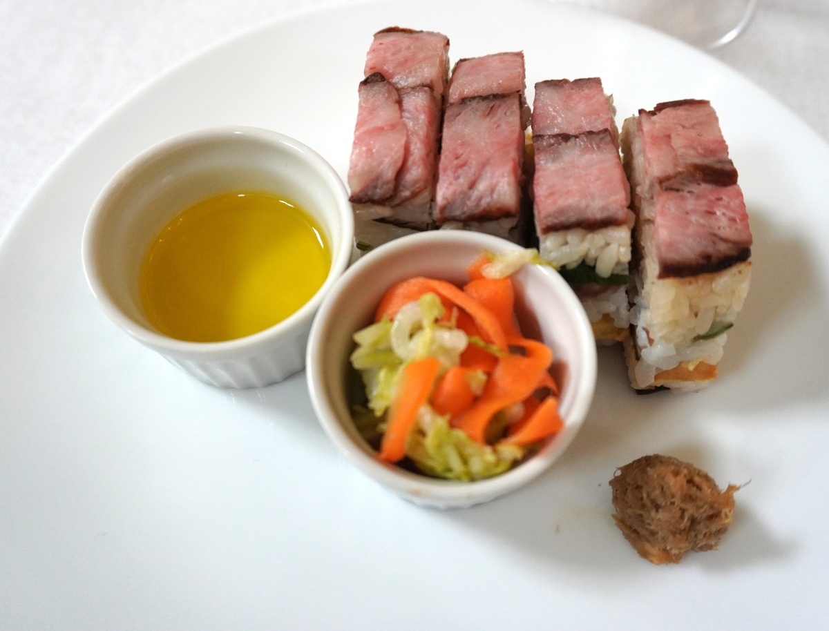 L'exceptionnel boeuf  Wagyu, servi au départ de Paris. Photo : C.Hardin L'exceptionnel boeuf  Wagyu, servi au départ de Paris. Photo : C.Hardin