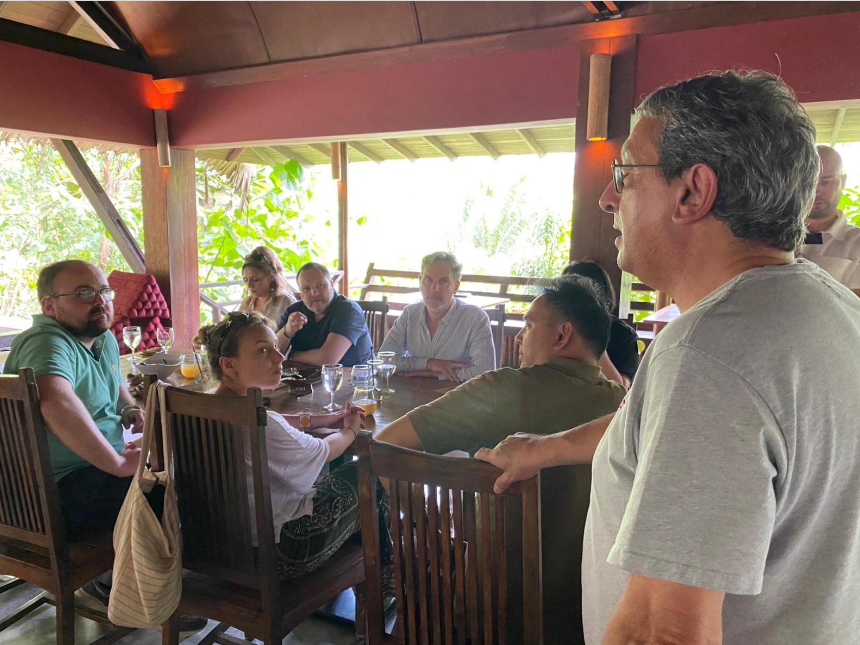 Une causerie organisée dans le cadre du Voyage des Patrons - MF Une causerie organisée dans le cadre du Voyage des Patrons - MF