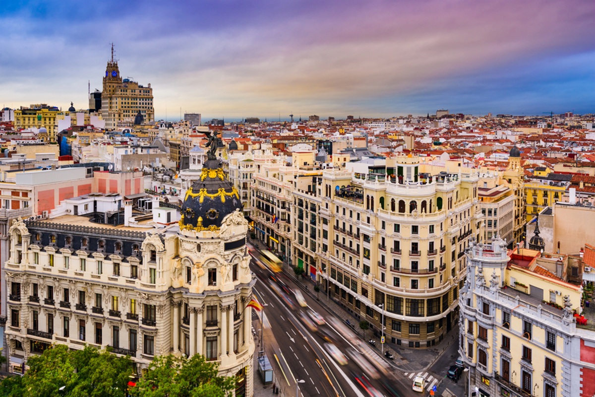 Madrid et la Catalogne drainent plus de 40 % des dépenses liées aux voyages d'affaires.@depositphotos/sepavone