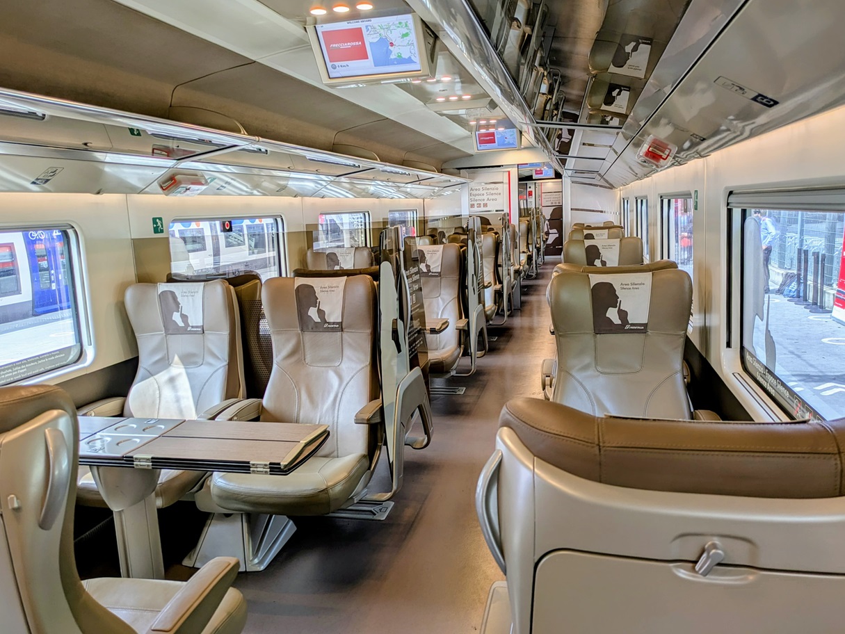 Le train  Frecciarossa de Trenitalia se compose de 3 classes - Crédit photo : RP Le train  Frecciarossa de Trenitalia se compose de 3 classes - Crédit photo : RP