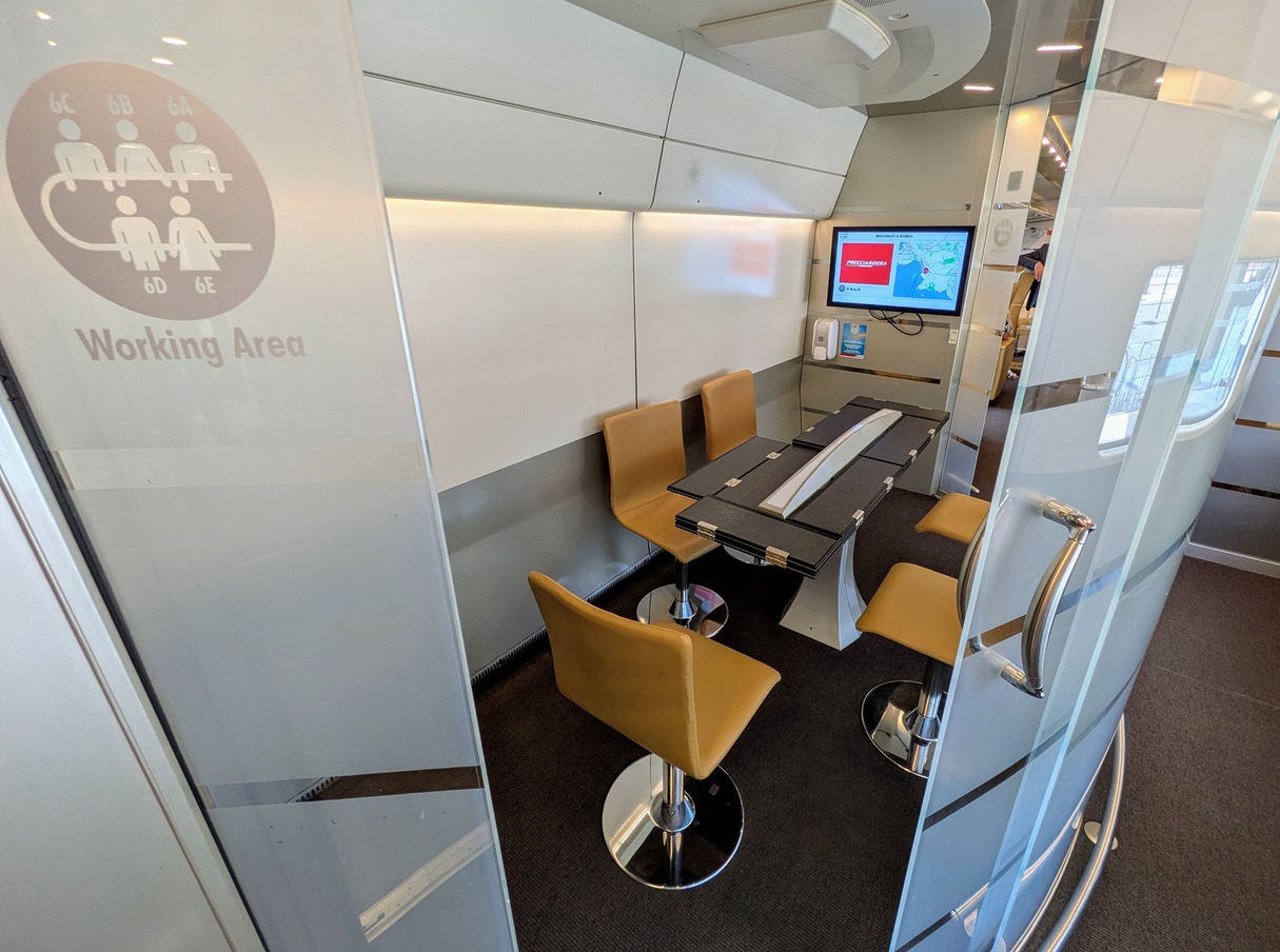 La fameuse salle de réunion des trains de Trenitalia - RP