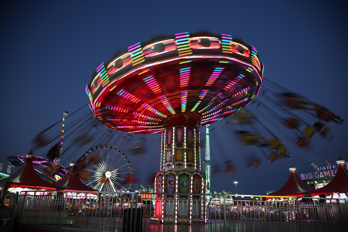 Face à une pénurie de saisonniers, certains parcs d'attractions peinent à maintenir leur niveau de service - Depositphotos.com, @mikeledray