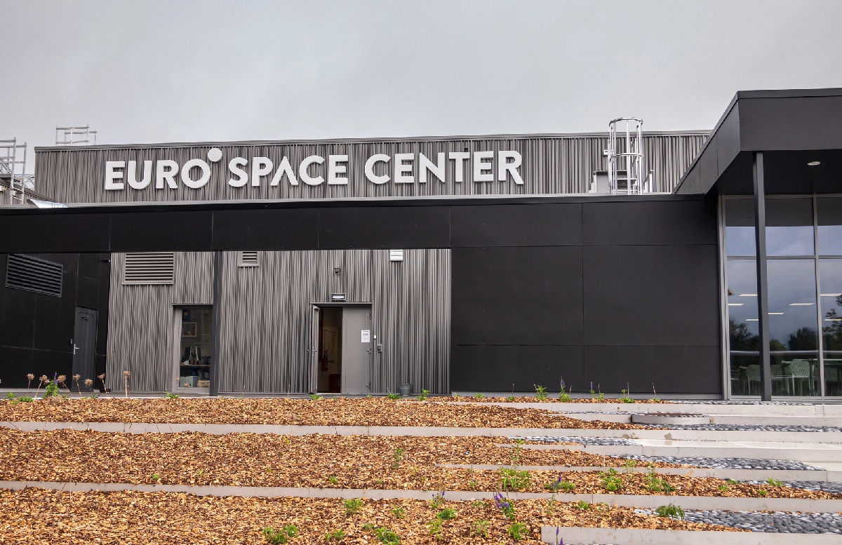 Lunar-X ouvre ses portes : vivez une mission lunaire à l’Euro Space Center - Depositphotos.com Auteur Klodien