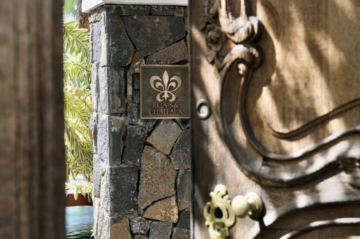 Créée en 1954, Relais & Châteaux est une association qui réunit un panel de 580 hôtels et restaurants indépendants dans le monde. @Relais&Chateaux