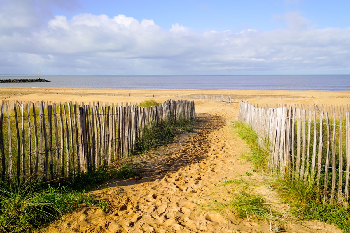 À Châtelaillon-Plage, en Charente-Maritime, les travaux seront interdits du 11 juillet au 24 août pour préserver le cadre des habitants et vacanciers.@depositphotos/OceanProd