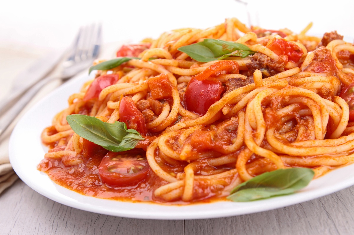 Diffusés par une émigration massive, la pizza, les spaghettis et autres macaronis… sont entrés sur toutes les tables, accompagnées de parmesan et boules de mozzarella - Depositphotos.com Auteur studioM
